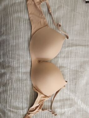 Victoria's Secret Smooth Nude Push-Up Bra "PLUNGE"